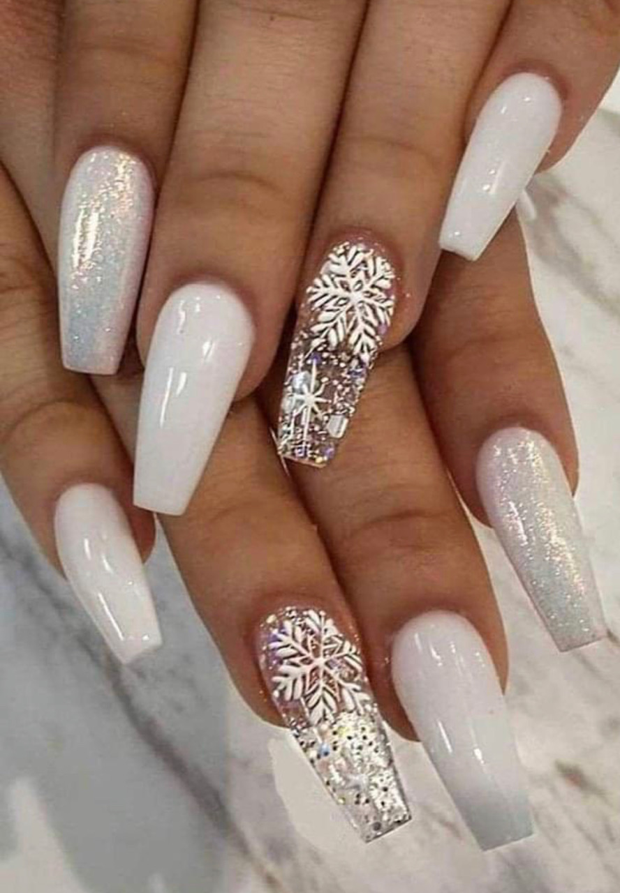 CLASSIC MANICURE WITH PARAFFIN